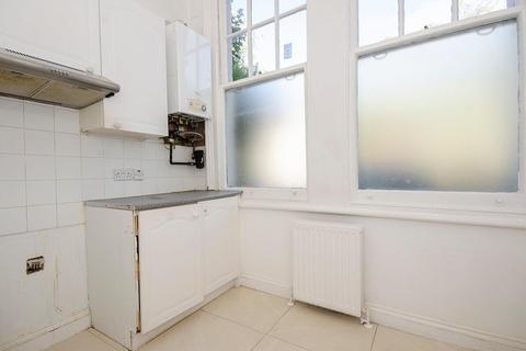 Flat 2, 4 Alexandra Park Road, London, N10 2AA