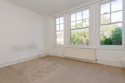 Flat 2, 4 Alexandra Park Road, London, N10 2AA