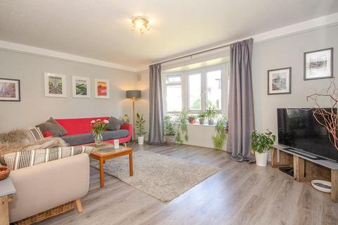 4 Albert Close, London, N22 7AL