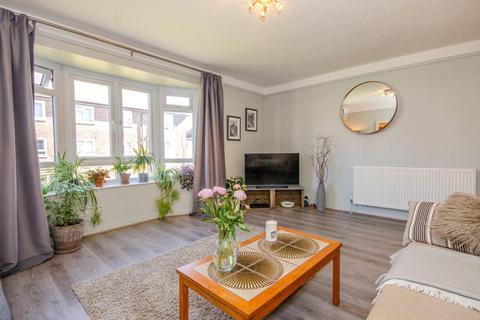 4 Albert Close, London, N22 7AL