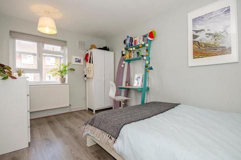 4 Albert Close, London, N22 7AL