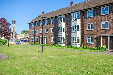4 Albert Close, London, N22 7AL