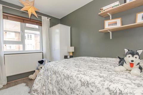 4 Albert Close, London, N22 7AL