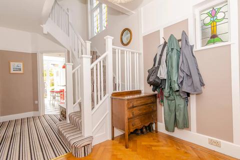 29 Rhodes Avenue, London, N22 7UR