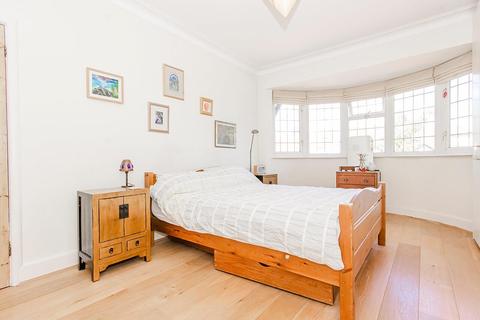 29 Rhodes Avenue, London, N22 7UR