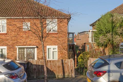 7 Roman Road, London, N10 2NH
