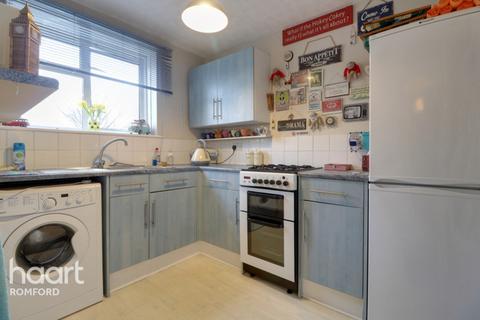 Flat 28, Tolbut Court Lennox Close, Romford, RM1 2DY