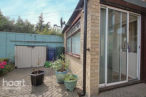 72 Crowland Way, Cambridge, CB4 2LT