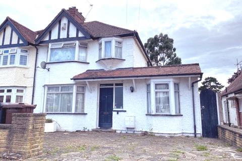 91 Walsingham Gardens, Epsom, KT19 0LT