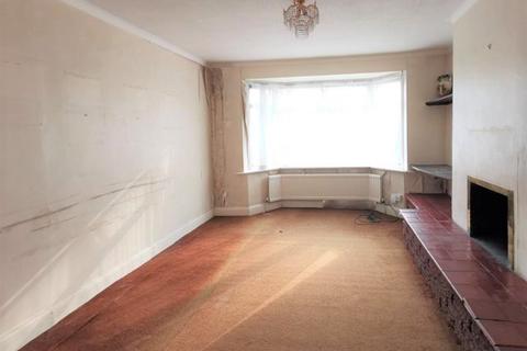 91 Walsingham Gardens, Epsom, KT19 0LT