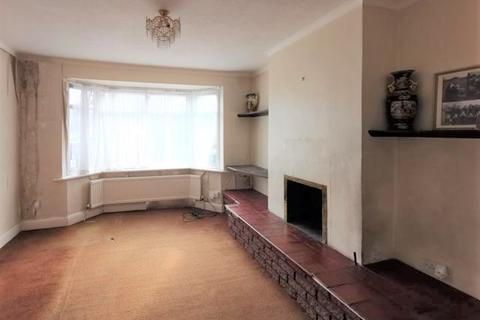 91 Walsingham Gardens, Epsom, KT19 0LT