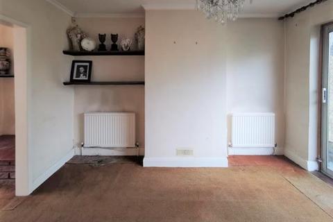 91 Walsingham Gardens, Epsom, KT19 0LT