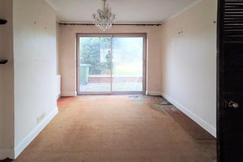 91 Walsingham Gardens, Epsom, KT19 0LT