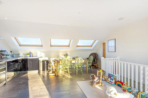 11 Western Lane, London, SW12 8JS