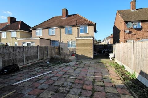 93 Lillechurch Road, Dagenham, RM8 2BY