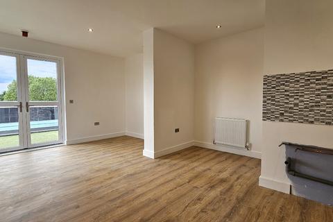 3 bedroom apartment for sale, Hounslow Road, Feltham, North West London