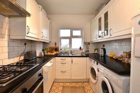 2a Sydney Road, Ilford, IG6 2ED