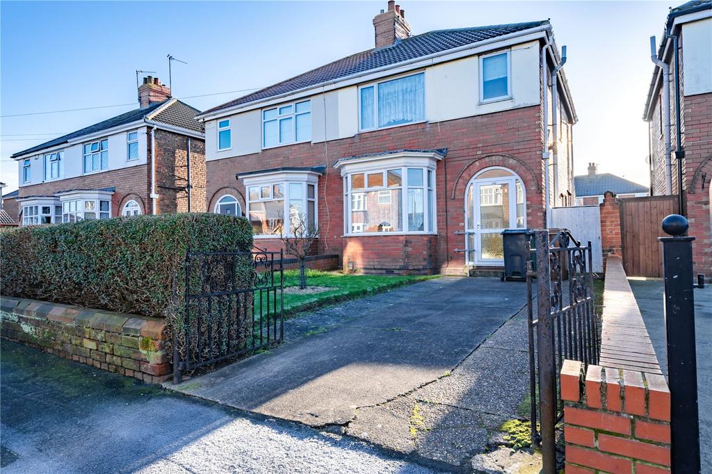 Campden Crescent, Cleethorpes, DN35 3 bed semidetached house £120,000