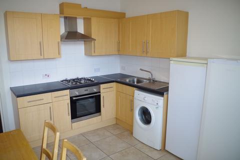 1 bedroom in a house share to rent - Kingsthorpe Grove, Northampton NN2