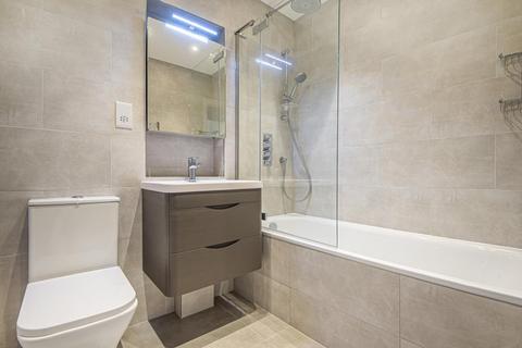 5 bedroom detached house to rent, The Paddocks,  Wembley,  HA9