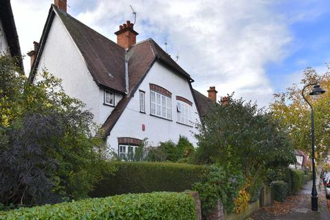 21 Ludlow Road, London, W5 1NX