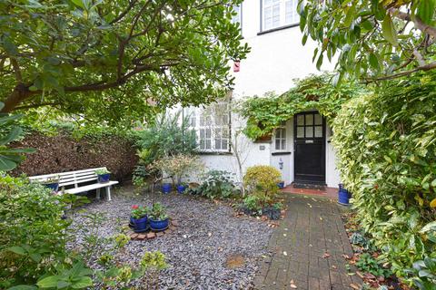 21 Ludlow Road, London, W5 1NX