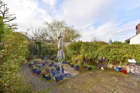 21 Ludlow Road, London, W5 1NX