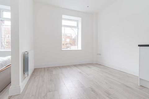 Studio to rent, Church Road, Hendon