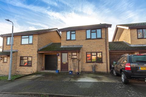 2 Canada Close, Telscombe Cliffs, Peacehaven, BN10 7JH