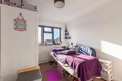 2 Canada Close, Telscombe Cliffs, Peacehaven, BN10 7JH