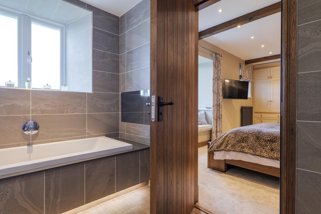 En-suite to Bedroom 1