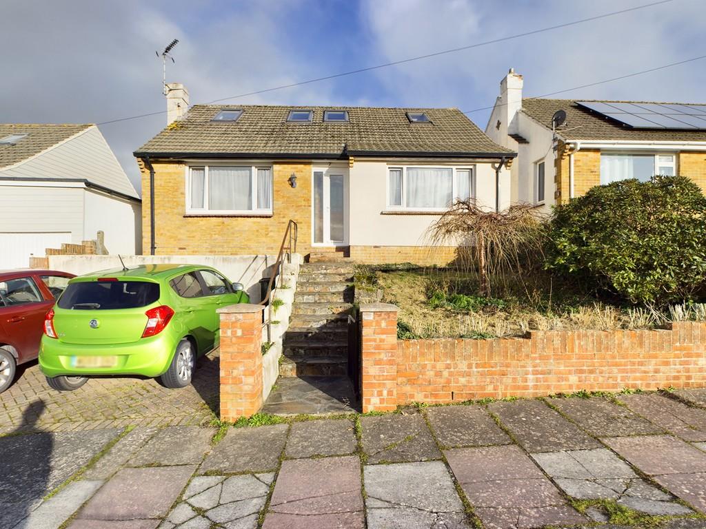 Haytor Grove, Newton Abbot 2 bed detached bungalow £260,000