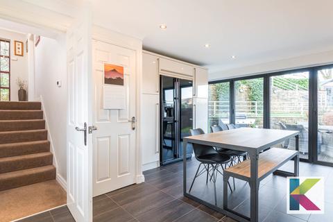 3 Marslands, Diggle, Oldham, OL3 5LQ