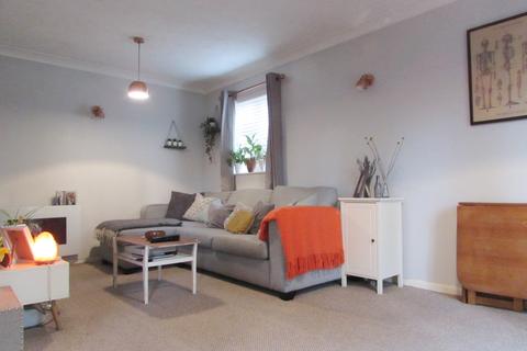 32 Rossignol Gardens, Carshalton, SM5 2ED