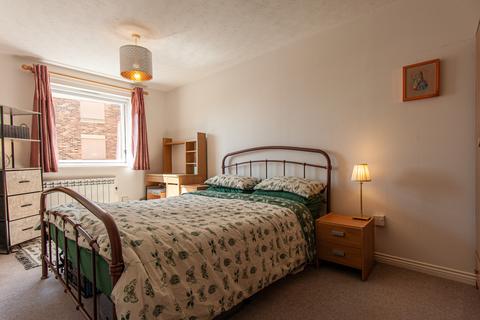 2 bedroom apartment to rent, Postern Close, York YO23