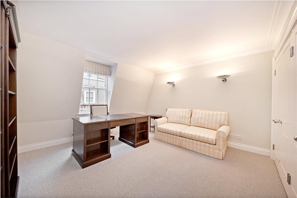 Bedroom/Study