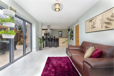 9 Caer Idwen, Morganstown, Cardiff, CF15 8FZ