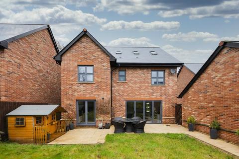 9 Caer Idwen, Morganstown, Cardiff, CF15 8FZ