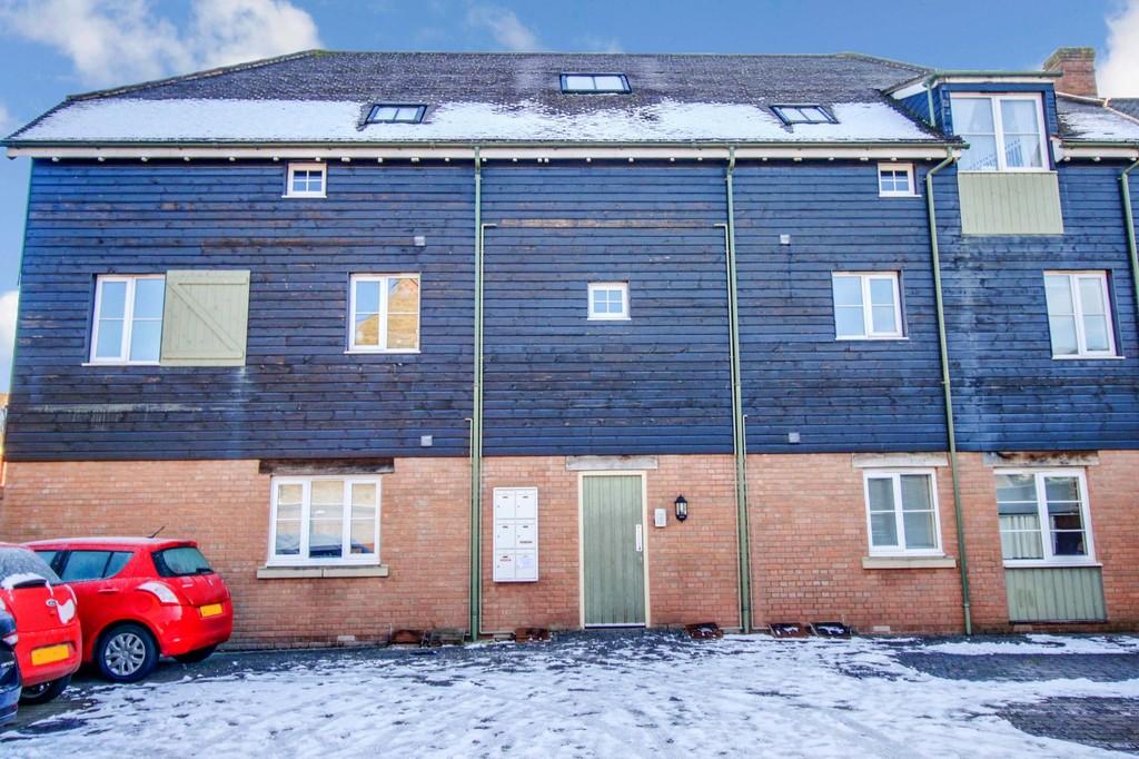 Ravensdale, East Wichel, Swindon 2 bed apartment £700 pcm (£162 pw)