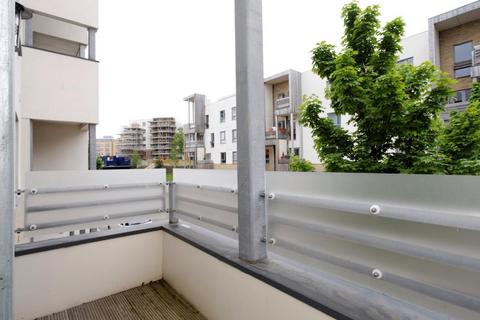 2 bedroom apartment to rent, Glenalmond Avenue, Cambridge