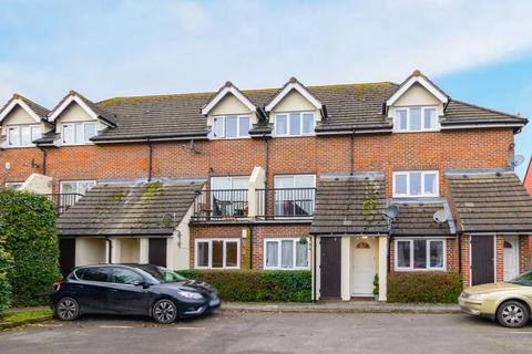 3 Crowhurst Mead, Godstone, RH9 8BF