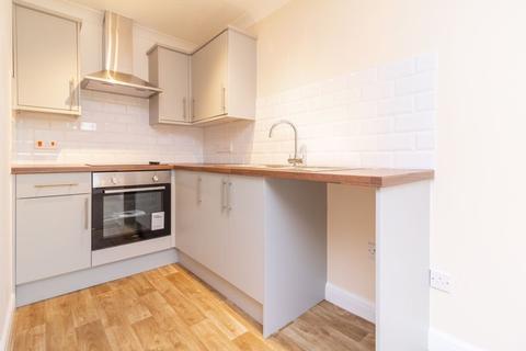 3 Crowhurst Mead, Godstone, RH9 8BF
