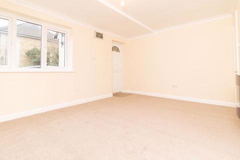 3 Crowhurst Mead, Godstone, RH9 8BF