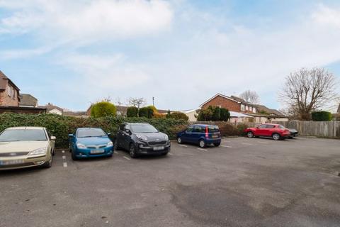 3 Crowhurst Mead, Godstone, RH9 8BF