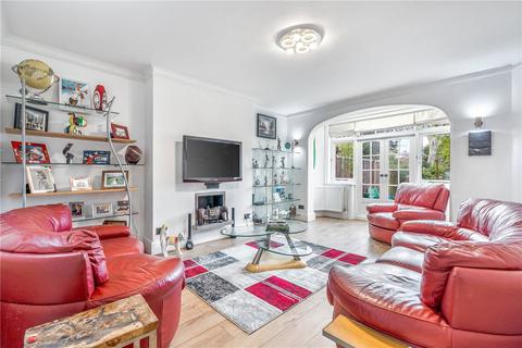 3 Tudor Way, London, W3 9AG