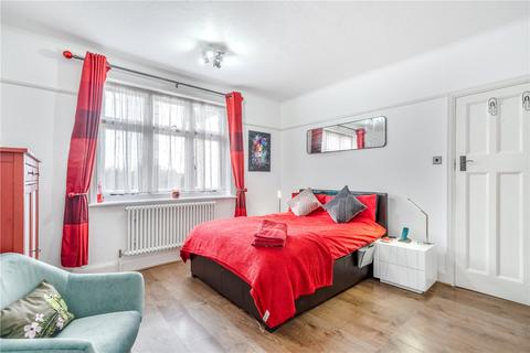 3 Tudor Way, London, W3 9AG