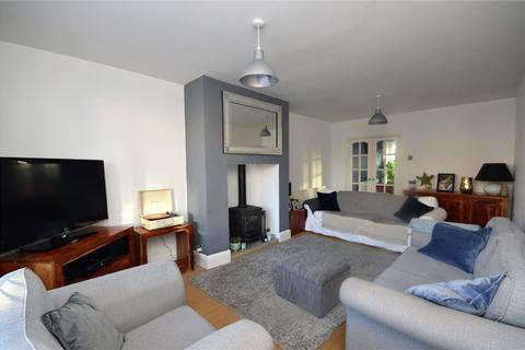 32 Broadgate Crescent, Horsforth, Leeds, LS18 4HG
