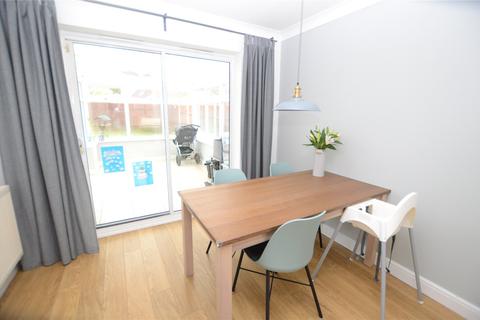10 Blayds Garth, Woodlesford, Leeds, LS26 8WN