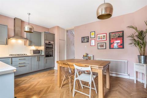 4 Cross Road, Purley, CR8 2DS