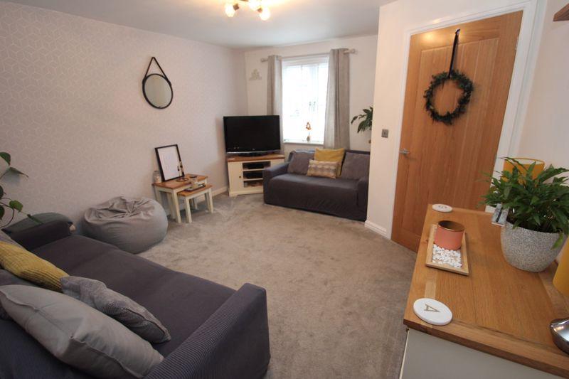 Appletree Lane, Redditch 3 bed link detached house £260,000